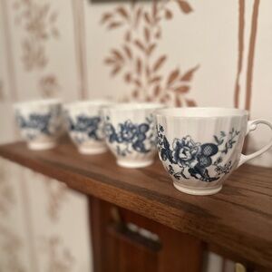 Set of 4 Royal Worcester Blue Sprays Tea Cups